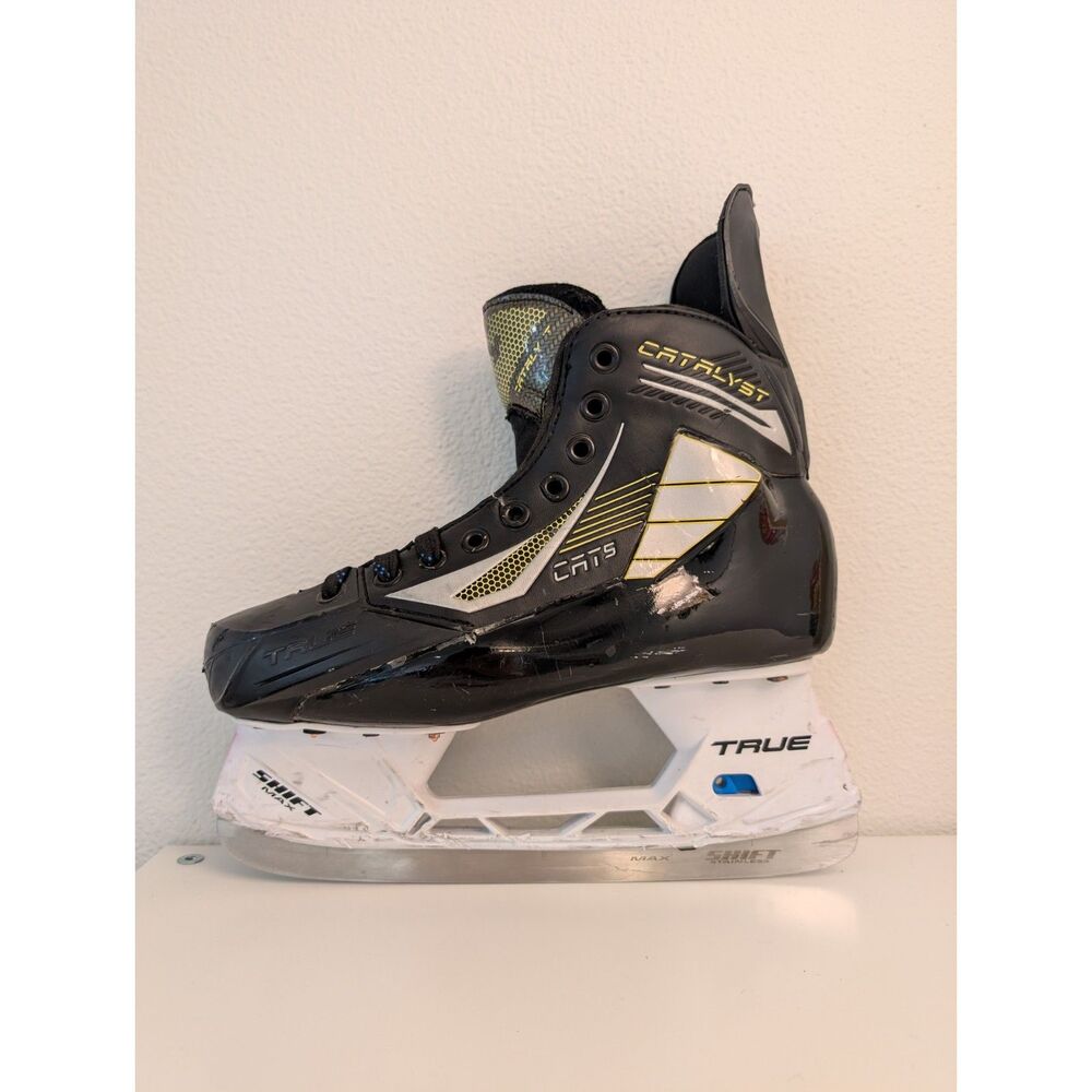 True Catalyst 5 Senior Ice Hockey Skates – Size 7.5R